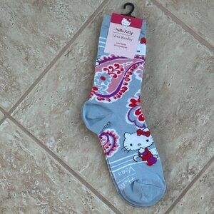 VERA BRADLEY HELLO KITTY CREW SOCKS: NWT HELLO KITTY PAISLEY